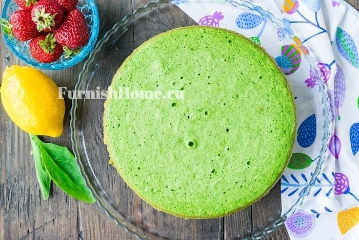 Шпинатный торт с клубникой