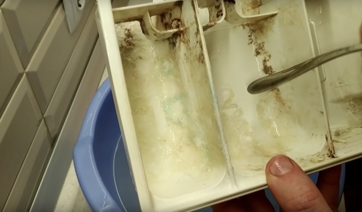 Как почистить порошкоприемник в стиральной машине
