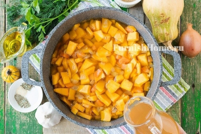 Тыквенно-морковный суп с куриными фрикадельками