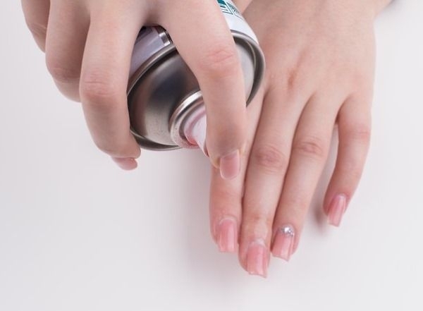 Как быстро высушить ногти: рабочие способы для экспресс-маникюра
