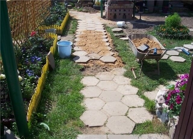 Сделай сам: тротуарная плитка в вашем дворе
