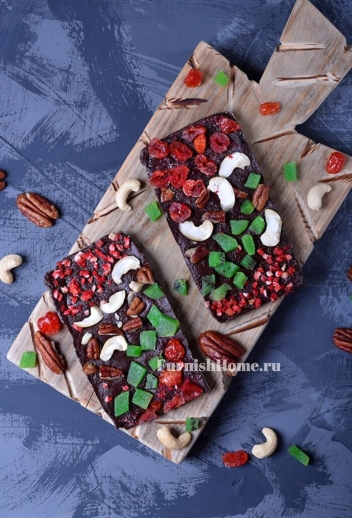 Шоколадная плитка с орехами и сухофруктами