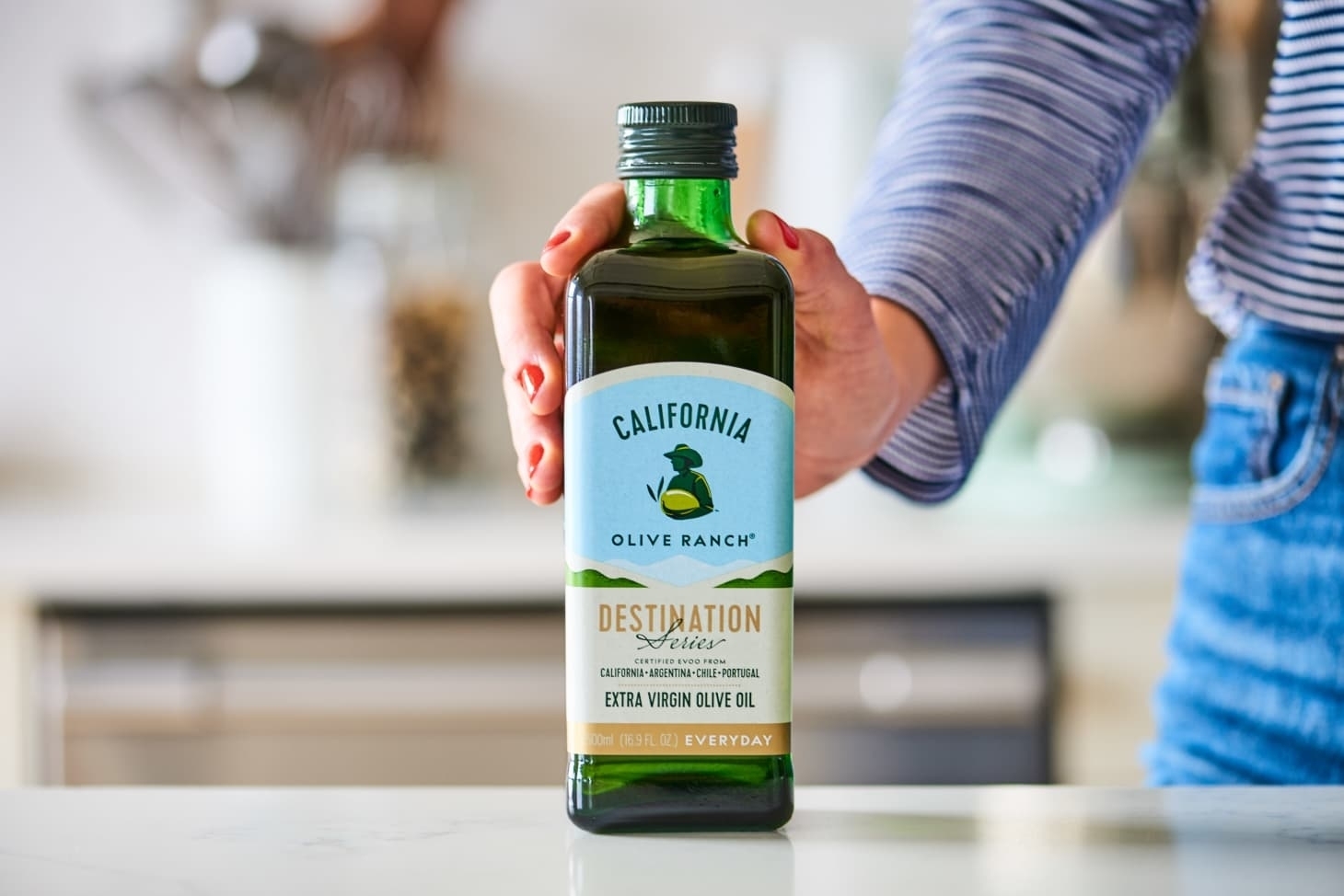Первое, что вы должны сделать, когда открываете новую бутылку оливкового масла
