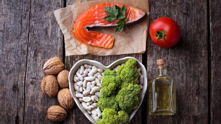 Как понизить уровень холестерина с помощью диеты и лекарственных средств?