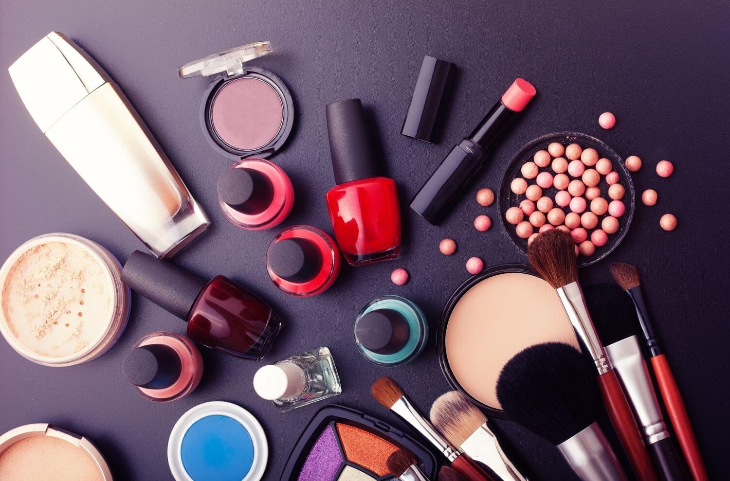 Нанести макияж в домашних условиях? Легко: полезные советы, пошаговый гайд
