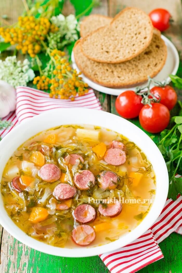 Суп с копчеными колбасками
