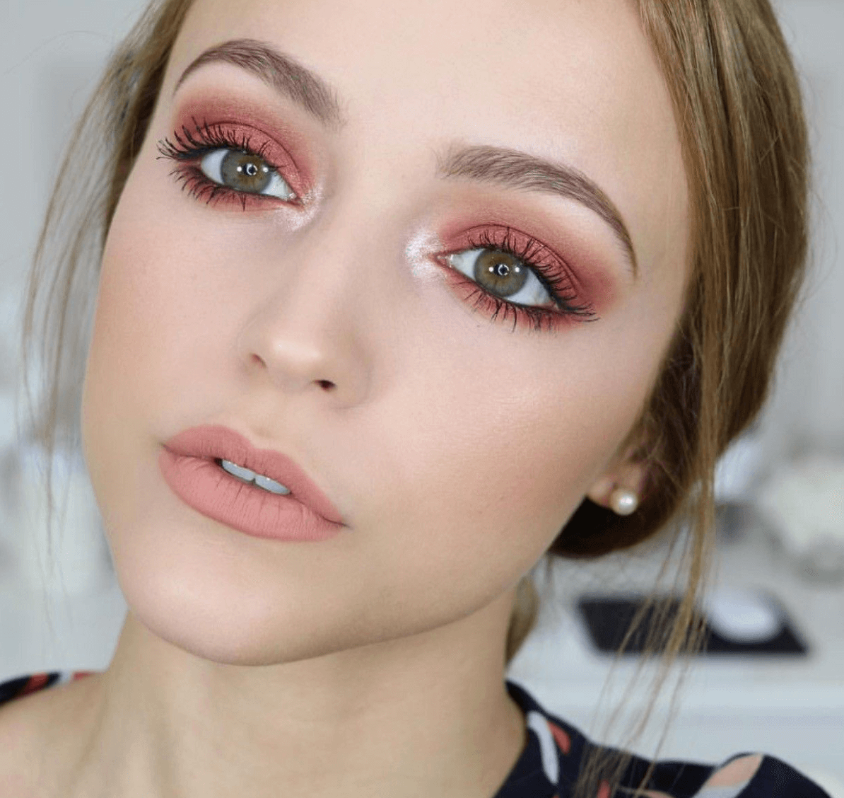 Макияж Smoky Eyes в 2021: как сделать смоки айс пошагово, инструкции, фото готового мейка