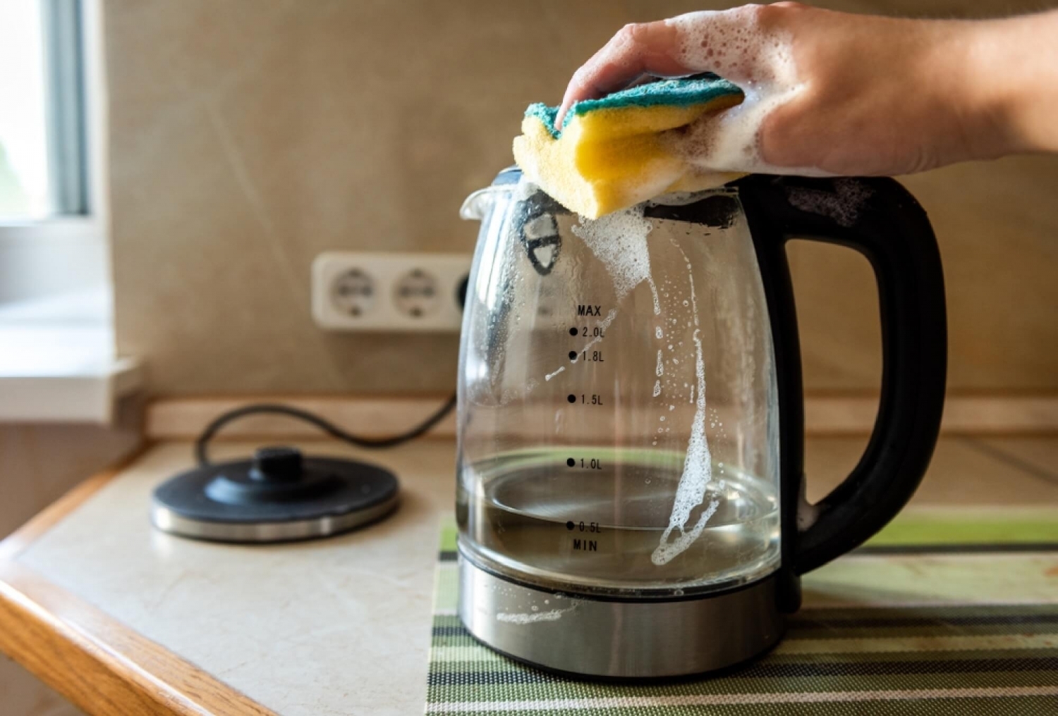 Чем почистить электрический чайник: простые способы, которые продлят срок службы
