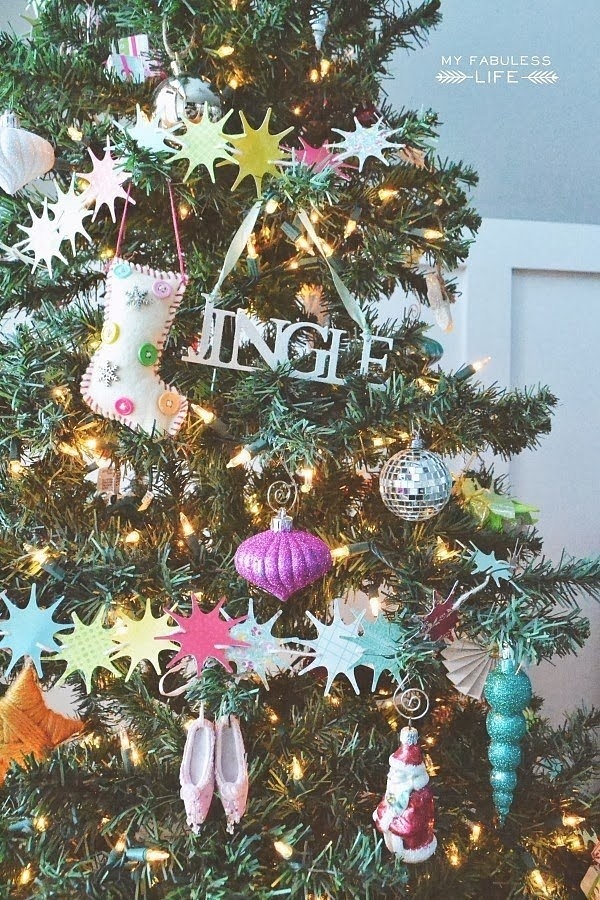Как оригинально украсить новогоднюю ёлку: 13 необычных идей