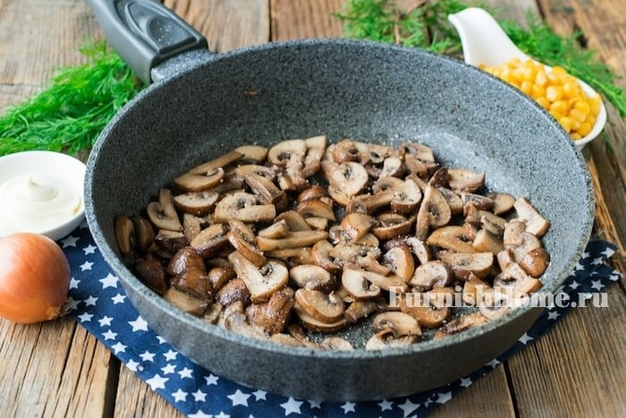 Салат из шампиньонов и кукурузы