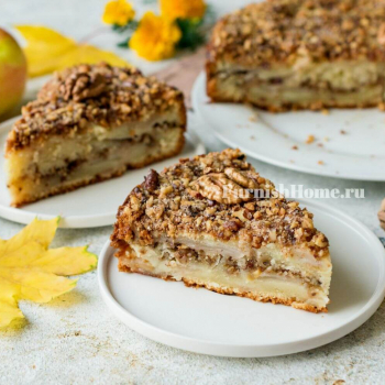 Пирог с яблоками и орехами