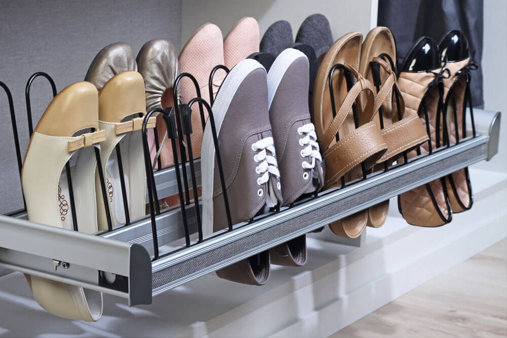 Компактно, красиво, удобно: 7 нестандартных идей для хранения обуви