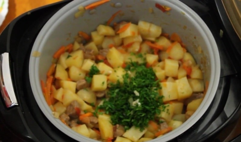 Как приготовить вкусное жаркое в мультиварке