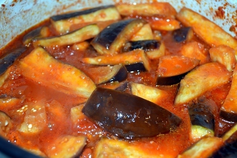 Рецепт консервированных баклажан в томате