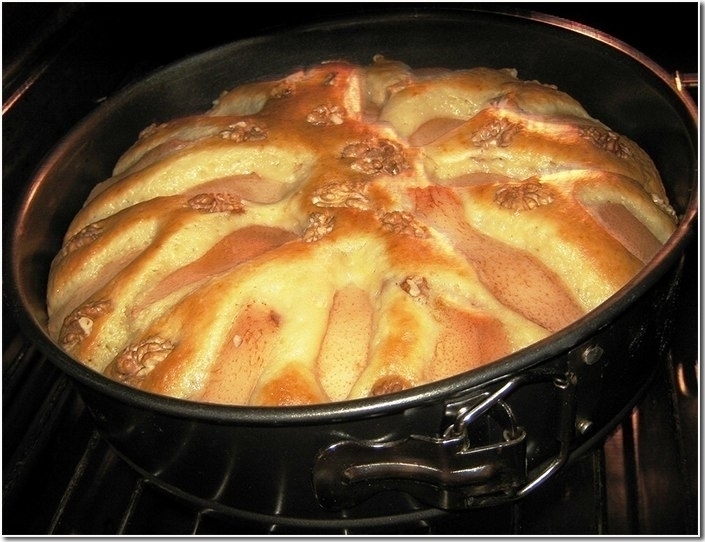 Вкуснейший грушевый пирог к чаю