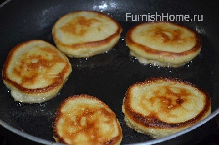 Оладьи с яблоками и корицей