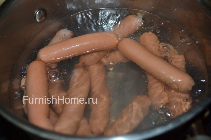 Рецепт жареных сосисок в тесте