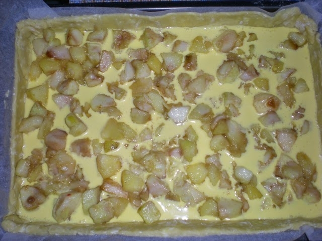 Песочный пирог с яблоками