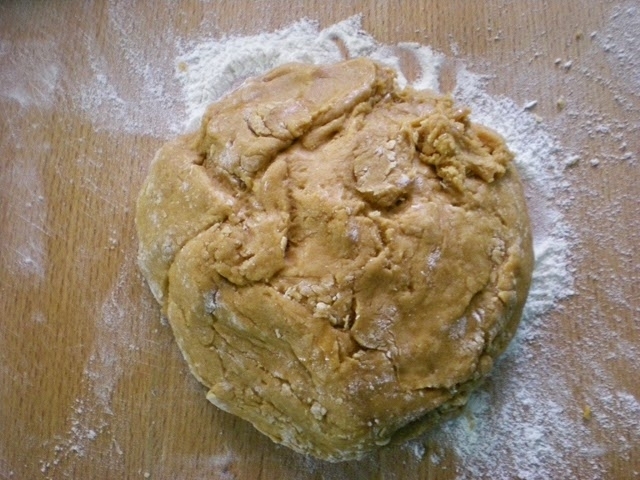 Карамельный торт «Медовик» с малиной