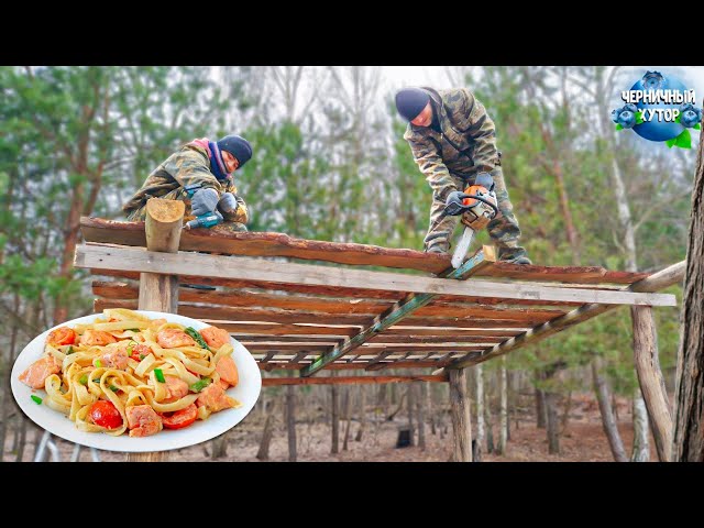 Из мусора и хлама мы строили навес для своего барана. Вкуснее этих макарон мы не кушали.