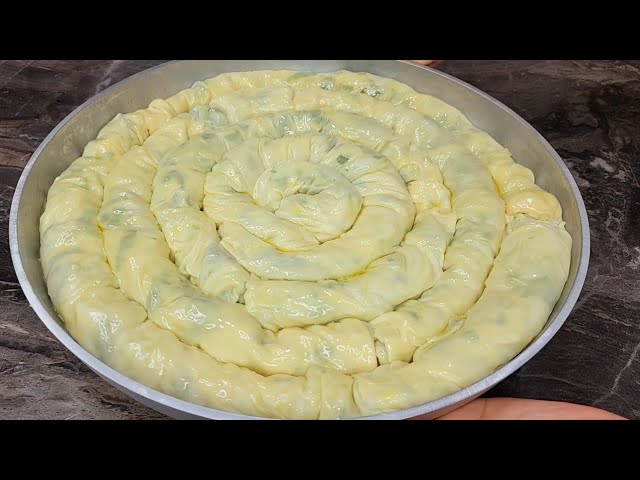 Пирог с луком и зеленью